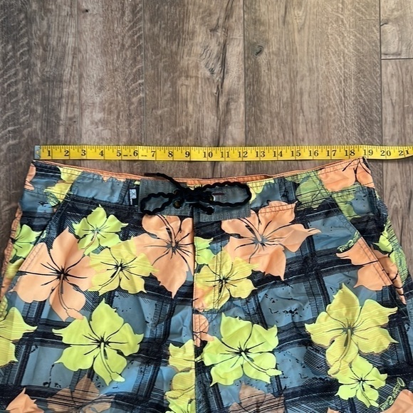 Ocean and Earth Floral Print Board-shorts - Picture 6 of 7